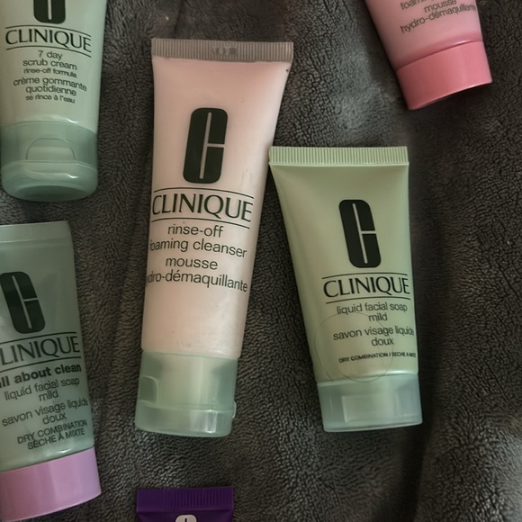 Clinique Set - Picture 6 of 9